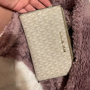 Good condition Michael Kors Wallet